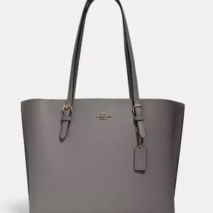 Coach leather tote bag 🌚